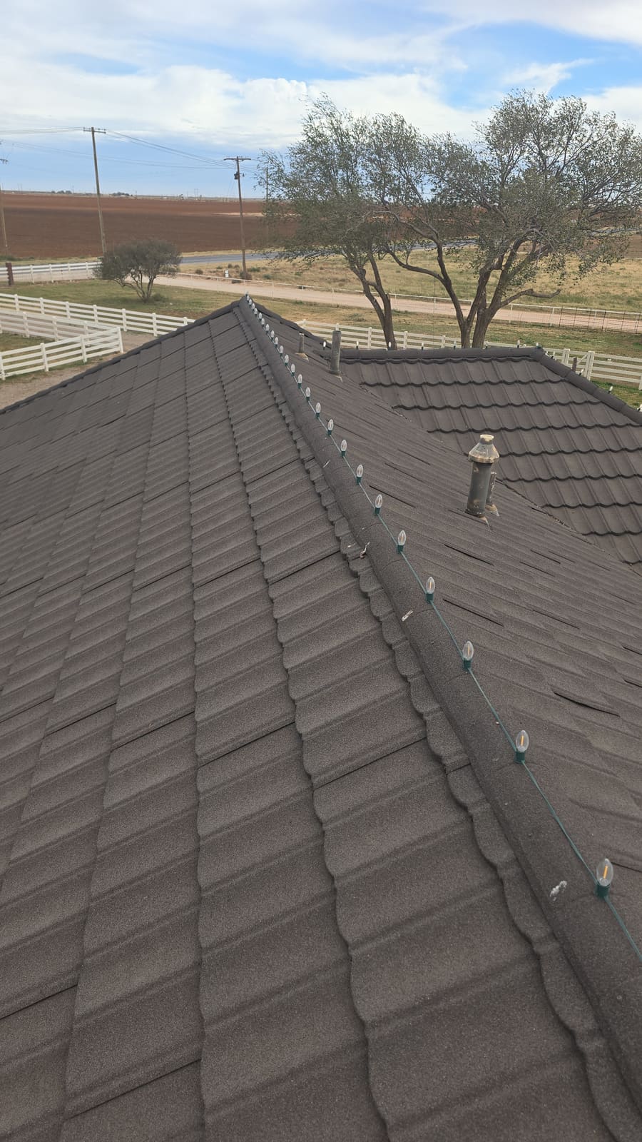 Warm white ridge finish